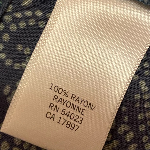 Beautiful teal decoration buttoned blouse - Picture 2 of 3